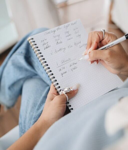 How to Journal for Clarity and Focus: A Simple Guide